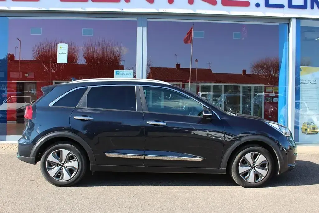Gebraucht Kia Niro 139 PS (102 kW) 2018 Blau SUV