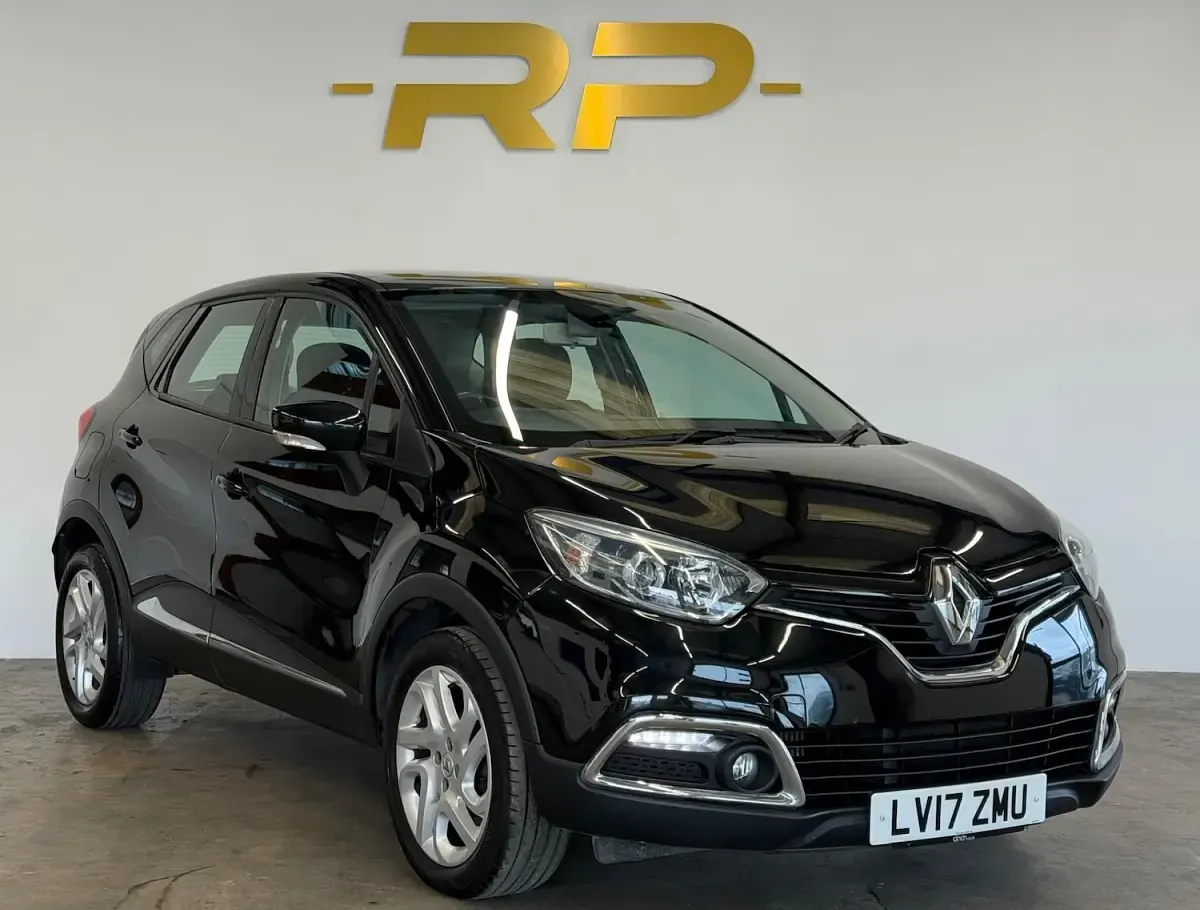 Used Renault Captur Dynamique 90 HP (66 kW) 2017 Black SUV