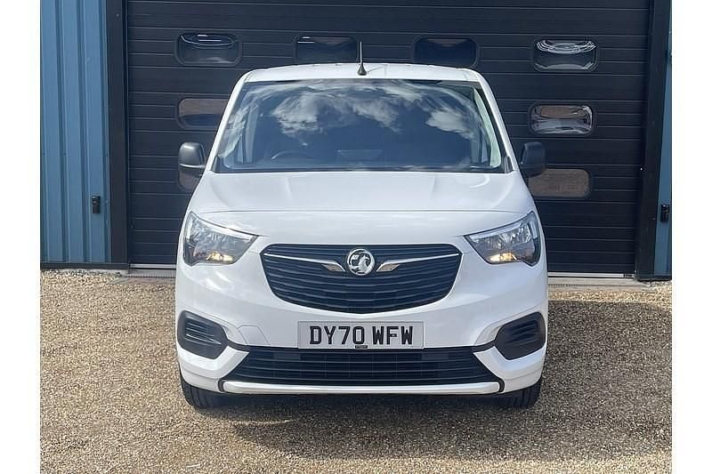 Used Vauxhall Combo Sportive 100 HP (73 kW) 2020 White MPV