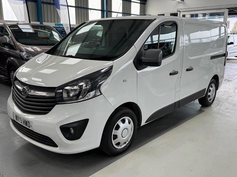 Used Vauxhall Vivaro Sportive 120 HP (88 kW) 2019 White MPV