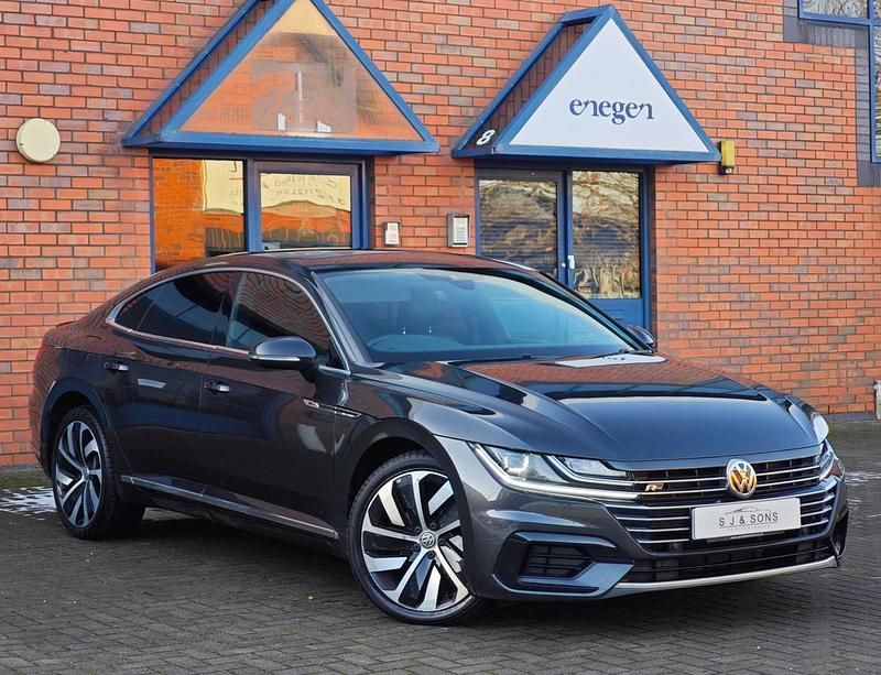 Begagnad VW Arteon R-line 2018 Grå Halvkombi