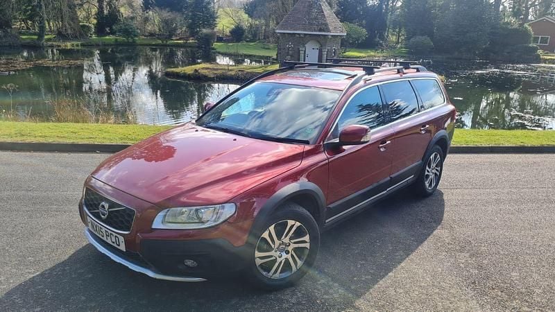 Used Volvo XC70 SE 181 HP (133 kW) 2015 Red SUV