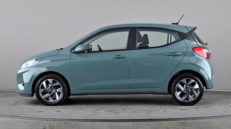 Used Hyundai i10 Advanced 79 HP (58 kW) 2025 Green Hatchback