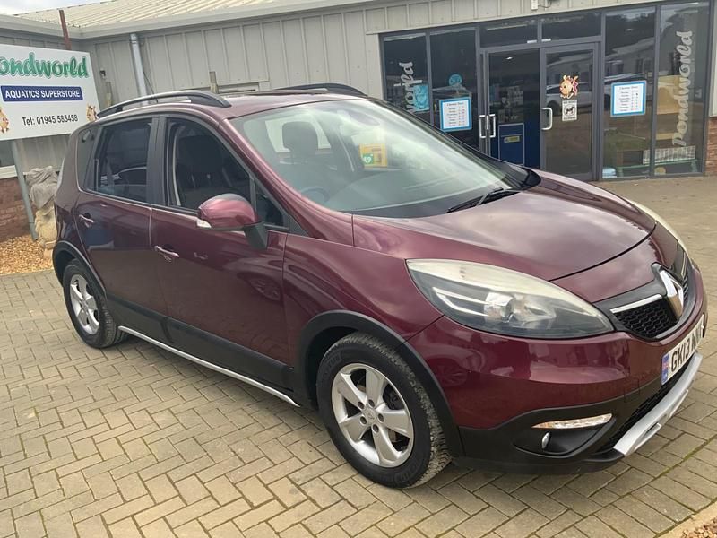 Red Used 2013 Renault Scénic III Dynamique MPV | £2,250 (Good price) - Image 1/4
