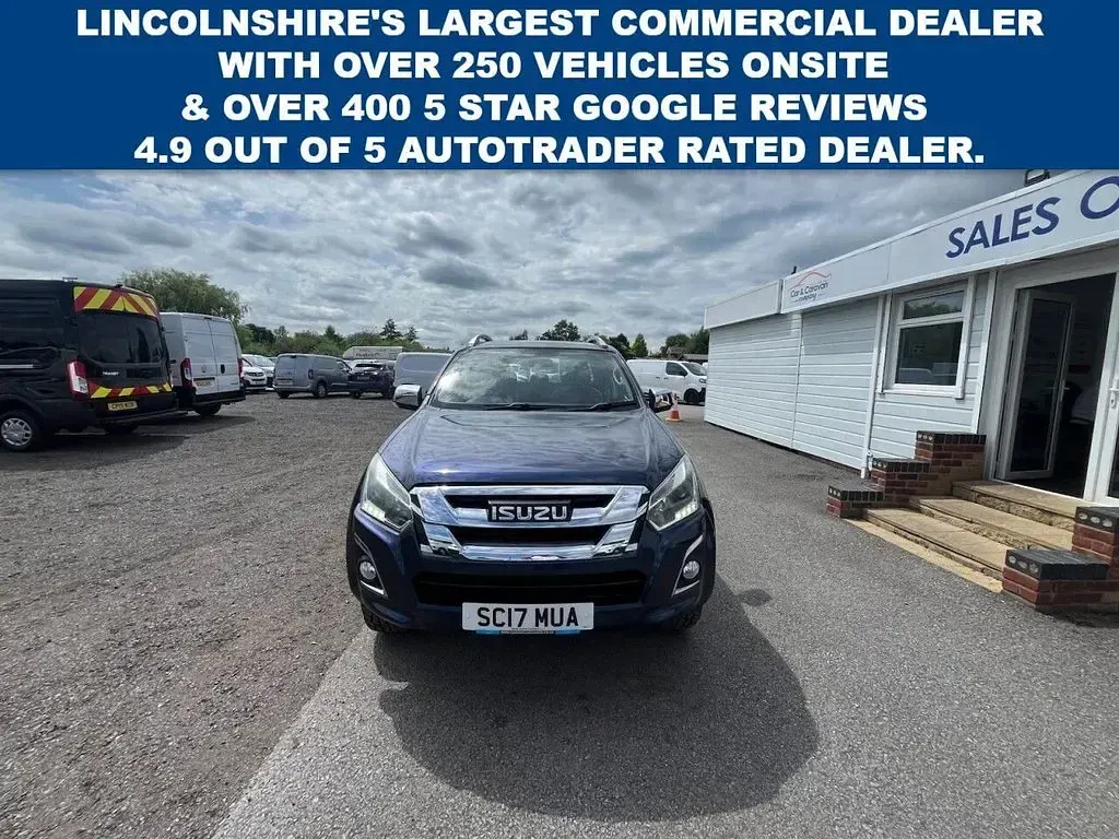 Used Isuzu D-Max 160 HP (117 kW) 2017 Blue Pickup