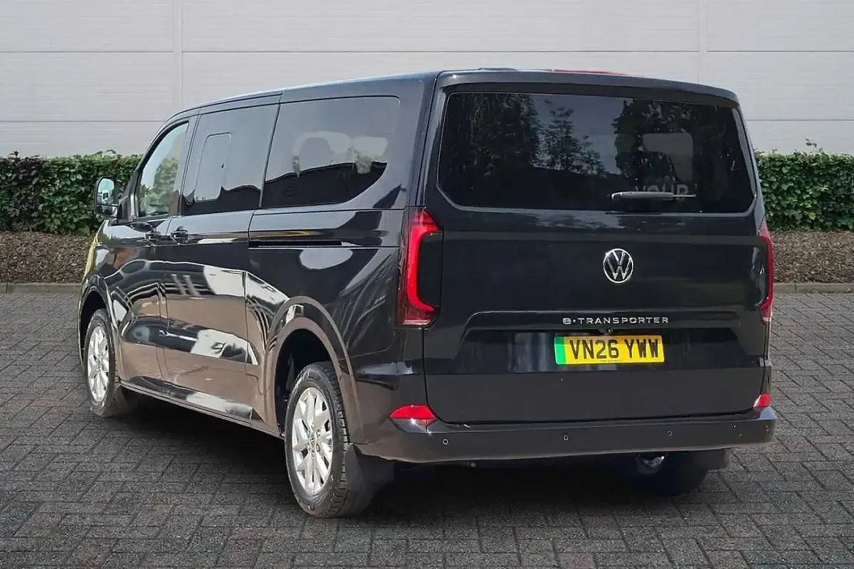 New VW Transporter Style 160 kW (218 HP) 2026 Midnight black metallic Van