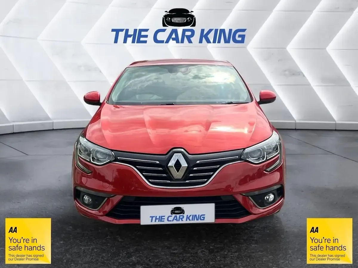 Used Renault Mégane IV Dynamique 130 HP (95 kW) 2017 Red Hatchback