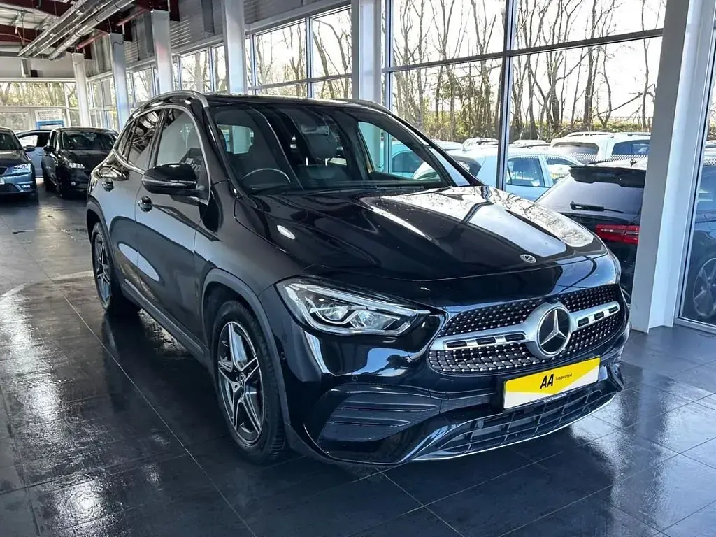 Begagnad Mercedes GLA200 Executive 150 HK (110 kW) 2021 Svart SUV