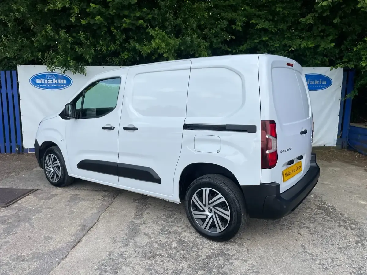 Used Citroën Berlingo 100 HP (73 kW) 2023 White MPV