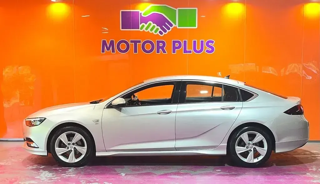 Used Vauxhall Insignia SRi 165 HP (121 kW) 2019 Silver Hatchback