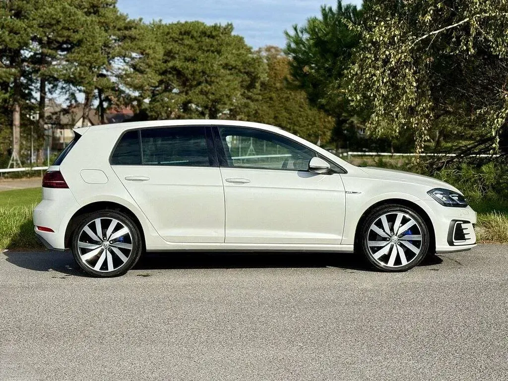 Used VW Golf VII Advance 2018 White Hatchback