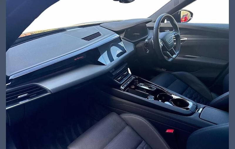 Used Audi e-tron GT quattro Comfort 475 kW (646 HP) 2022 Black Sedan