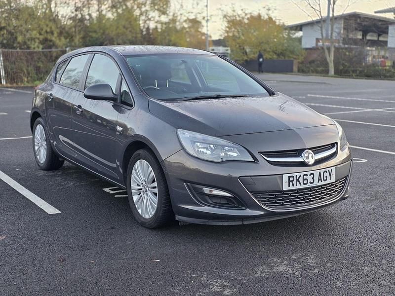 Grey Used 2013 Vauxhall Astra Hatchback | £1,895 (Good price) - Image 1/4