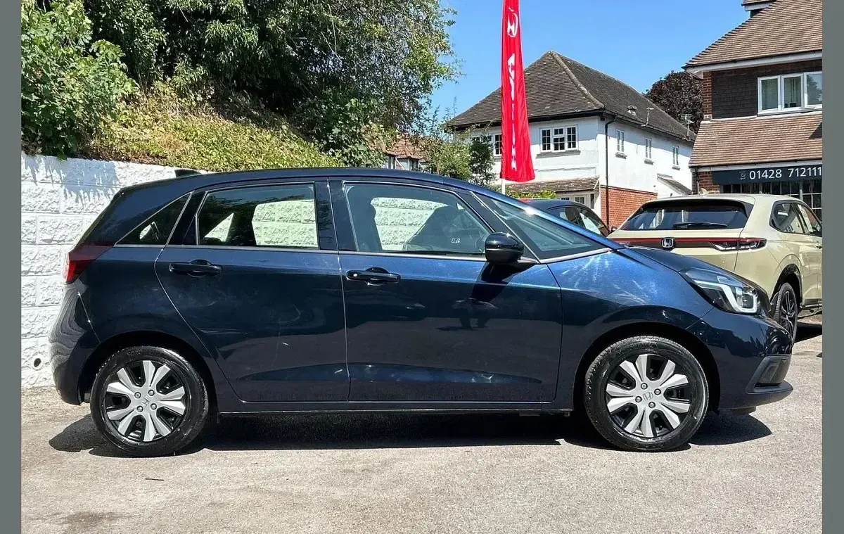 Used Honda Jazz Hybrid 109 HP (80 kW) 2022 Midnight blue Hatchback