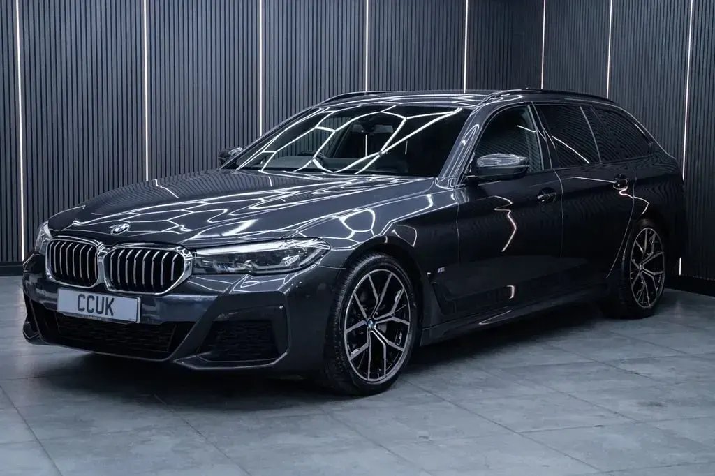 Begagnad BMW 520 M Sport 2021 Grå Kombi