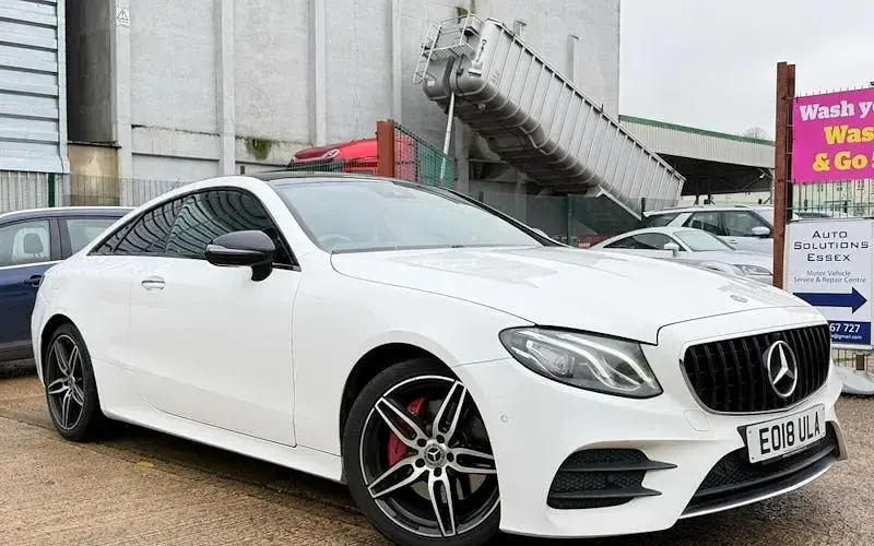 Gebraucht Mercedes E220 AMG Line Premium 194 PS (142 kW) 2020 Coupé