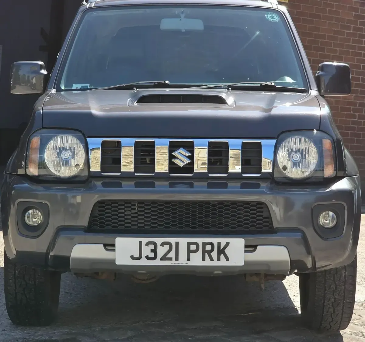 Used Suzuki Jimny SZ4 85 HP (62 kW) 2014 Grey SUV