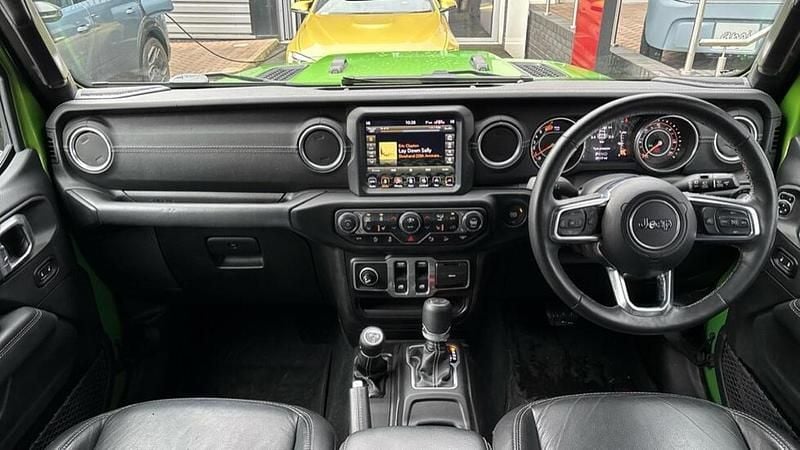 Used Jeep Wrangler Sahara 268 HP (197 kW) 2019 Green SUV