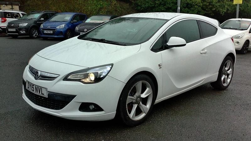 Used Vauxhall Astra GTC SRi 2015 White Hatchback