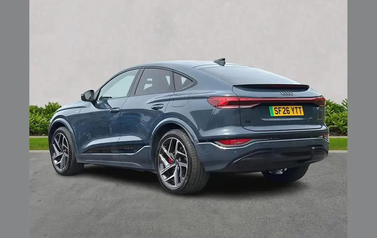 Used Audi Q6 e-tron Advanced 284 kW (387 HP) 2026 Blue SUV