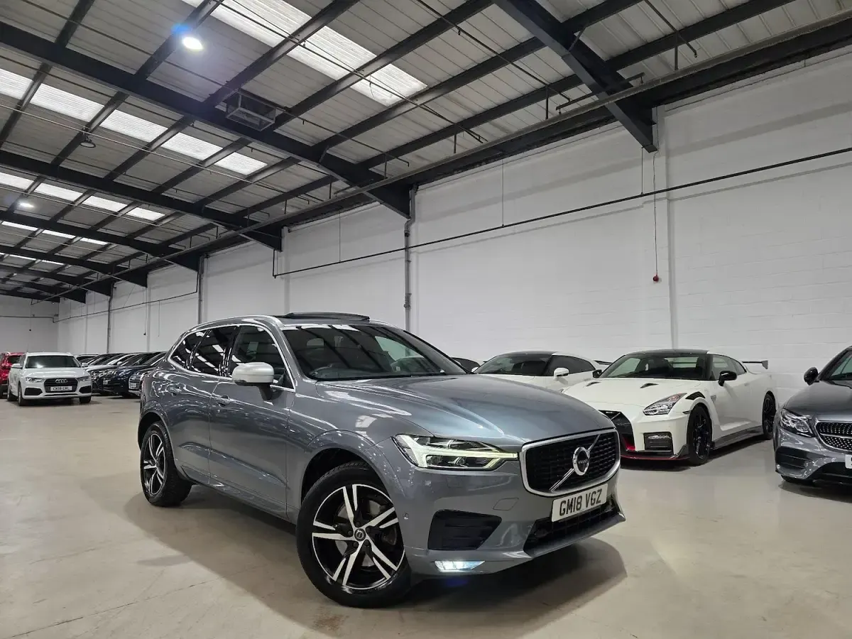Used Volvo XC60 R-Design 250 HP (183 kW) 2018 Grey SUV