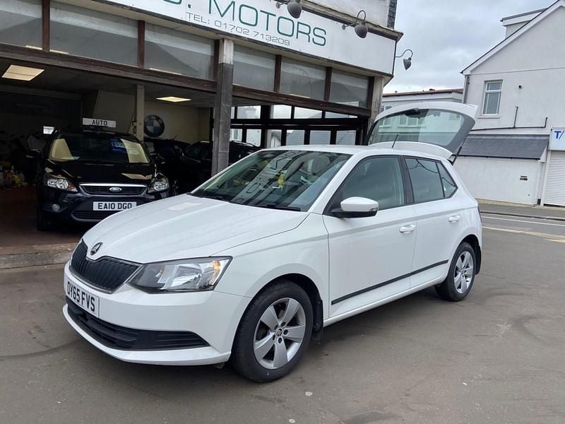Used Skoda Fabia SE 2015 White Hatchback