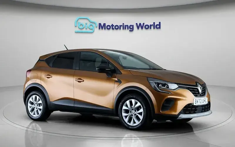 Used Renault Captur Iconic 91 HP (66 kW) 2022 Orange SUV