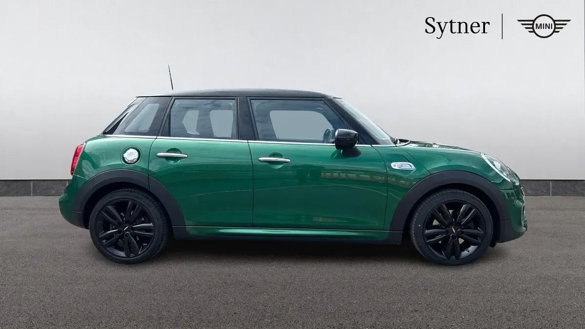 Usado Mini Cooper S Hatch 189 HP (139 kW) 2020 Verde Citadino