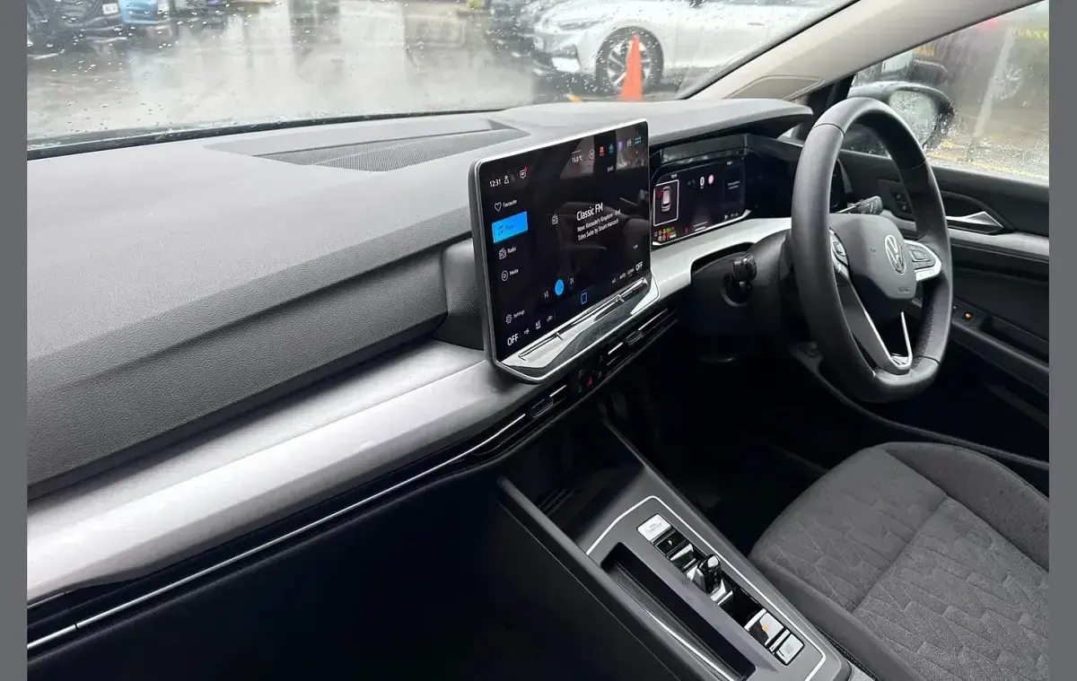 Gebraucht VW Golf VIII Match 200 PS (147 kW) 2025 Grau Kleinwagen