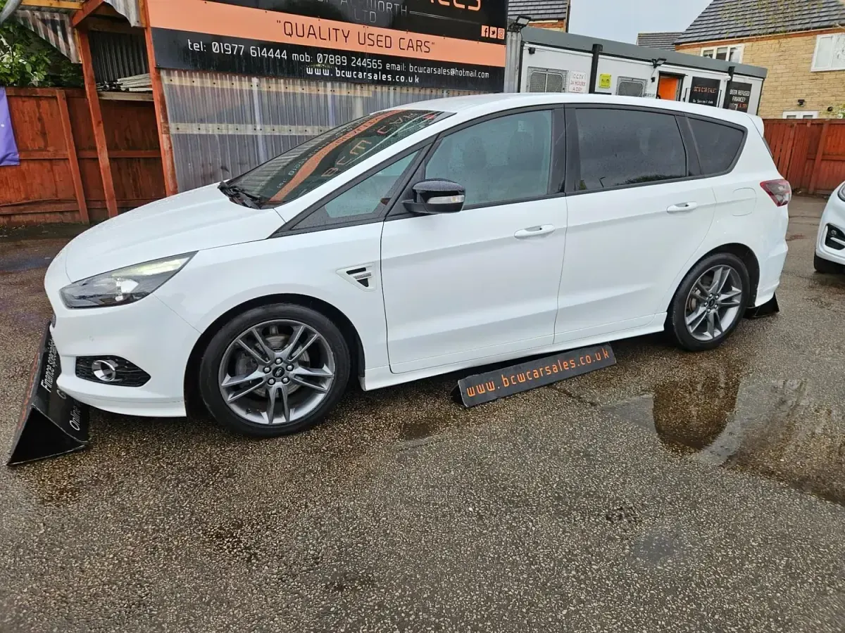 Usado Ford S-MAX ST-Line 190 HP (139 kW) 2019 Branco Monovolume