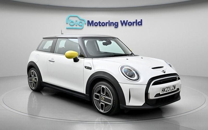 Used Mini Cooper Level 1 135 kW (184 HP) 2023 Hatchback