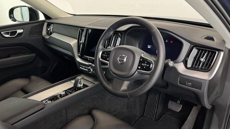 Used Volvo XC60 Plus 250 HP (183 kW) 2023 Blue SUV
