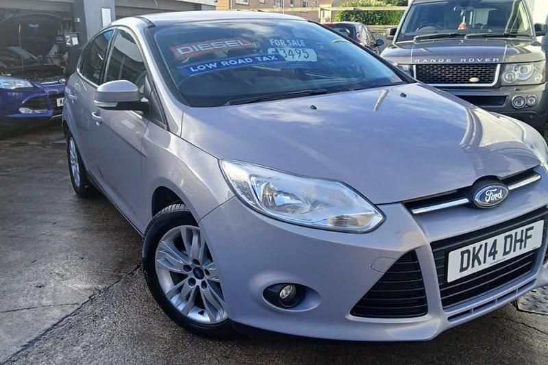 Used Ford Focus Zetec 115 HP (84 kW) 2014 Silver Hatchback