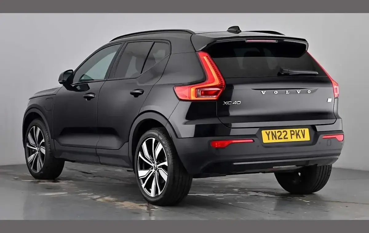 Used Volvo XC40 R-Design Pro 262 HP (192 kW) 2022 Black SUV