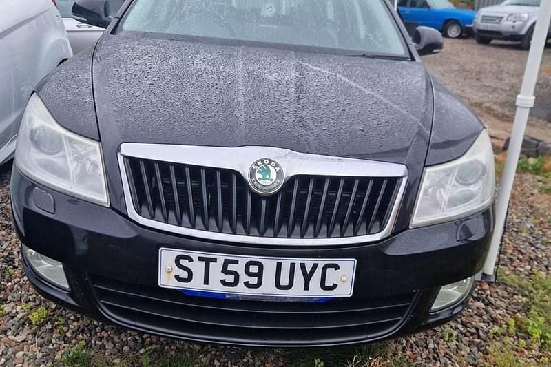 Black Used 2010 Skoda Octavia Estate | £2,750 (Good price) - Image 1/1