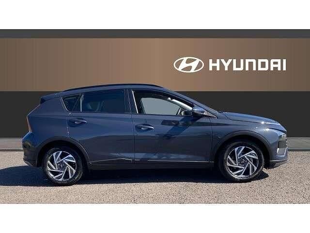 Używany Hyundai Bayon Advanced 100 KM (73 kW) 2024 Szary SUV