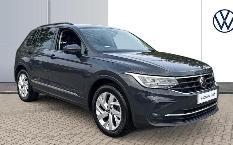 Used 2024 VW Tiguan Life SUV | £18,705 (Good price) - Image 1/4