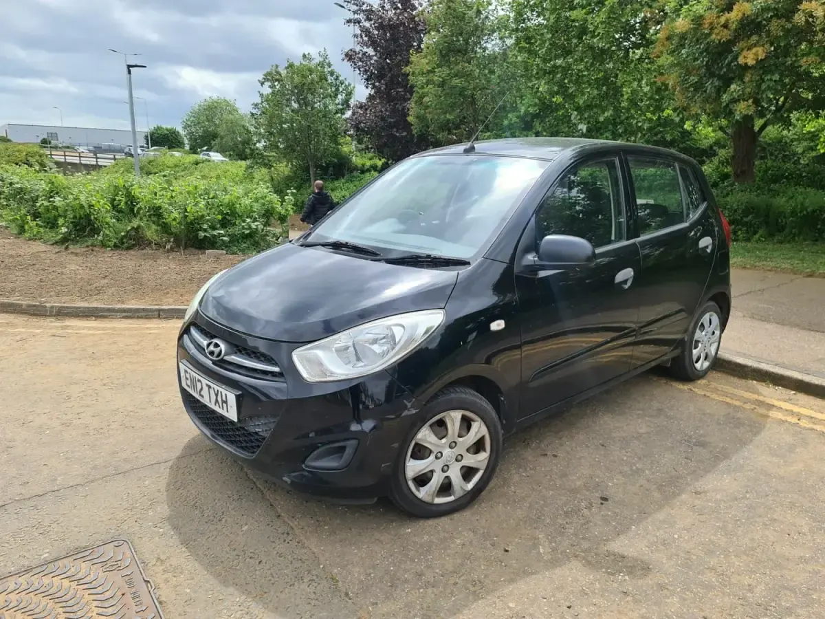 Käytetty Hyundai i10 86 HP (63 kW) 2012 Harmaa Viistoperä