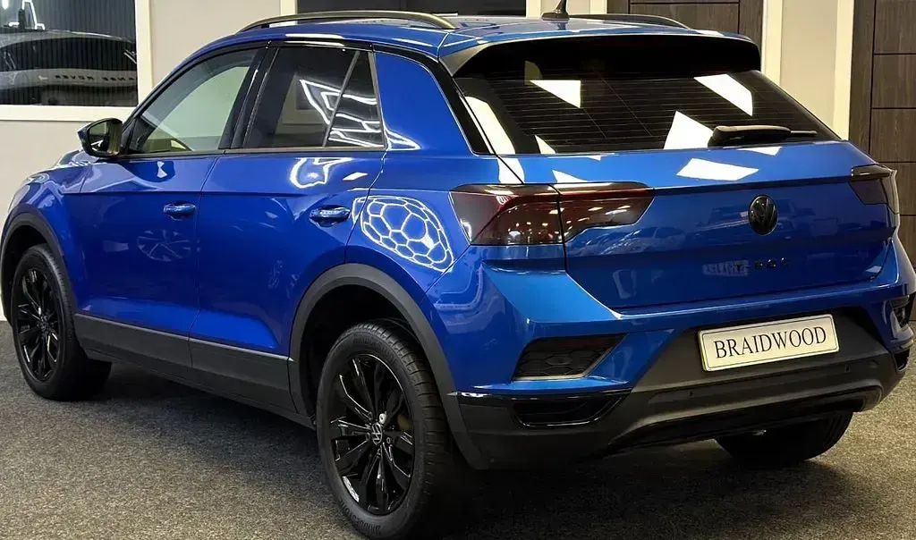 Used VW T-Roc SE 150 HP (110 kW) 2021 Blue SUV