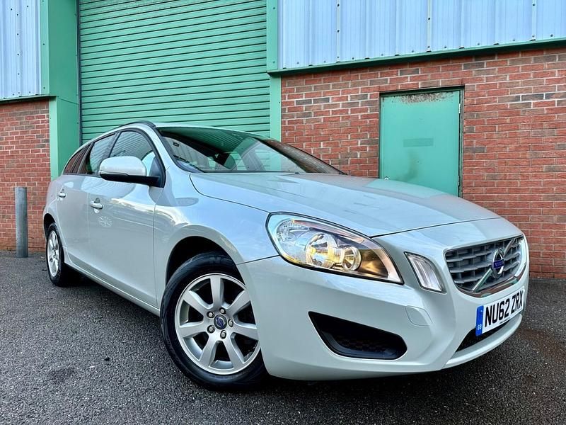 Used Volvo V60 115 HP (84 kW) 2012 White Estate
