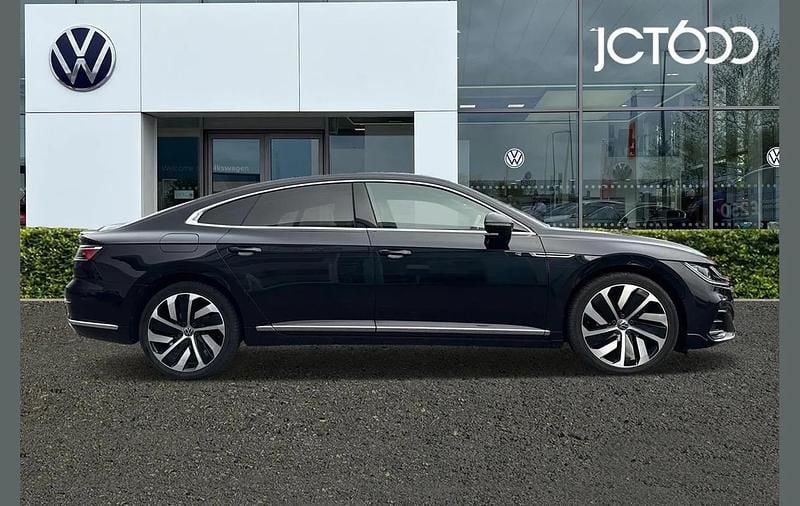 Begagnad VW Arteon R-line 190 HK (139 kW) 2022 Svart Halvkombi