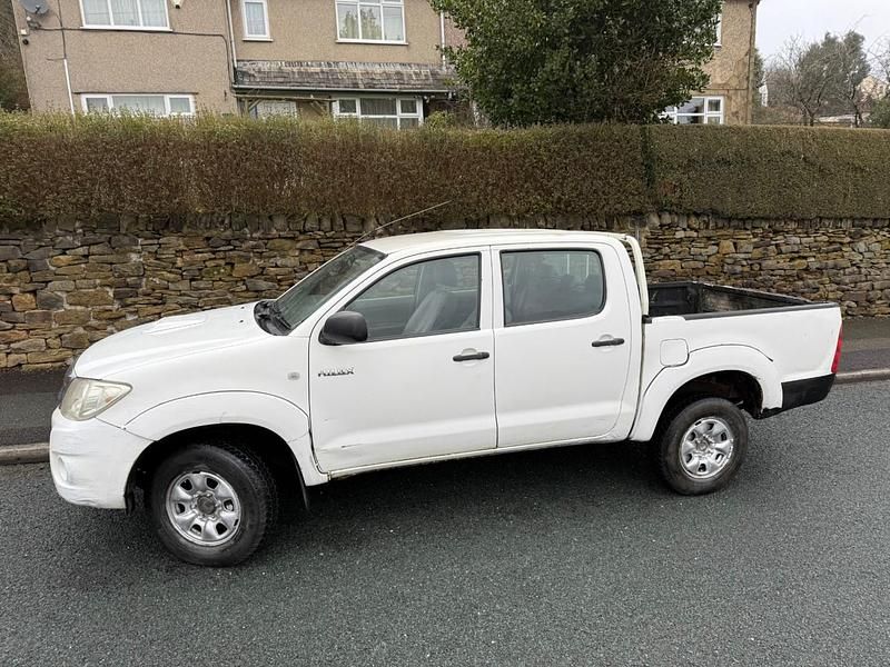 Usado Toyota HiLux 2010 Branco Pickup