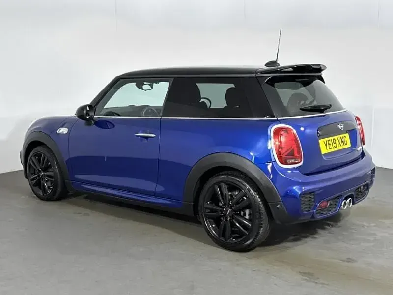 Used Mini Cooper S Sport 192 HP (141 kW) 2019 Blue Hatchback