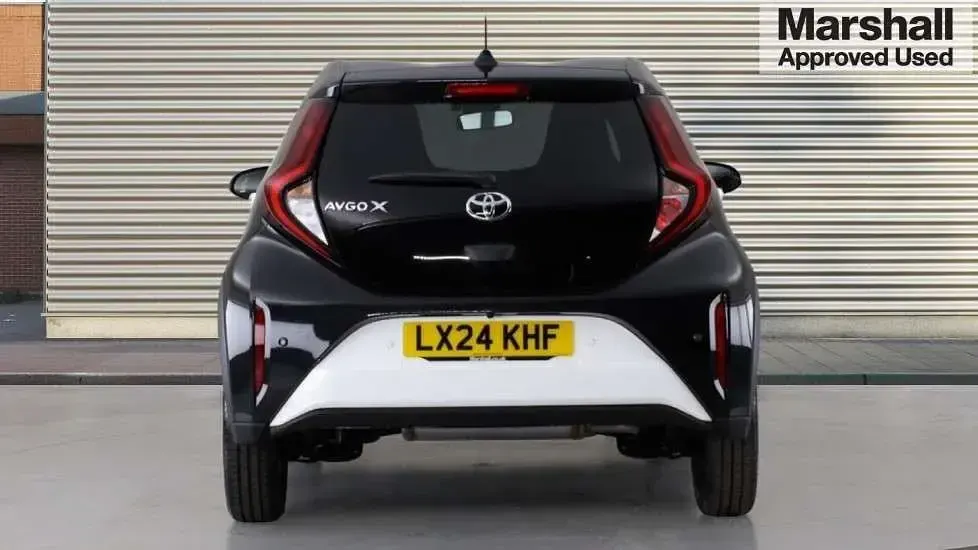 Used Toyota Aygo X 72 HP (52 kW) 2024 White SUV