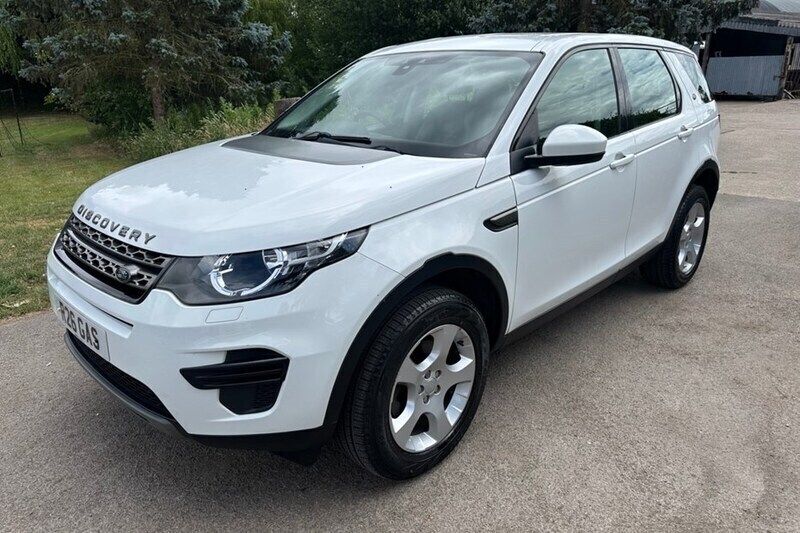 White Used 2016 Land Rover Discovery Sport SE SUV | £7,350 (Good price) - Image 1/1