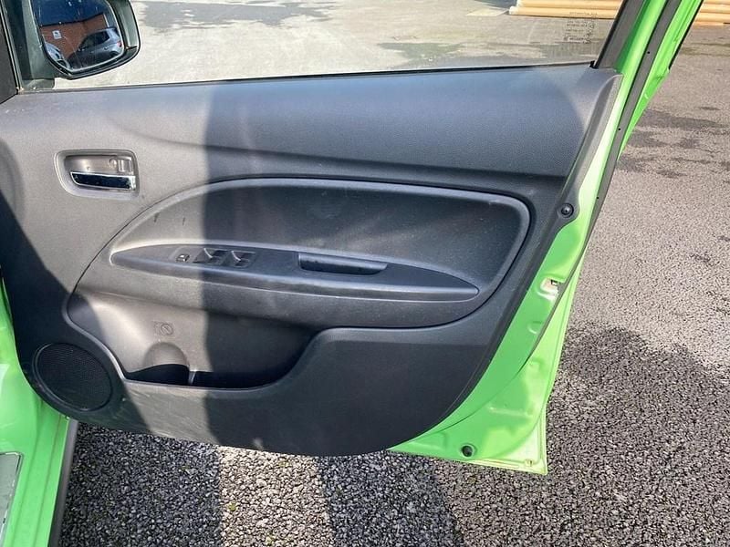 Usado Mitsubishi Mirage 79 HP (58 kW) 2015 Verde Citadino