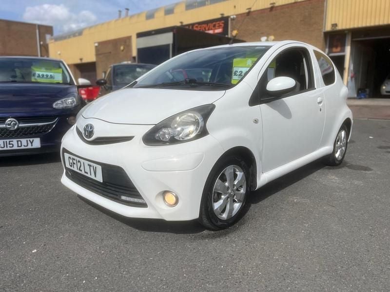 White Used 2012 Toyota Aygo Hatchback | £2,750 (Fair price) - Image 1/4