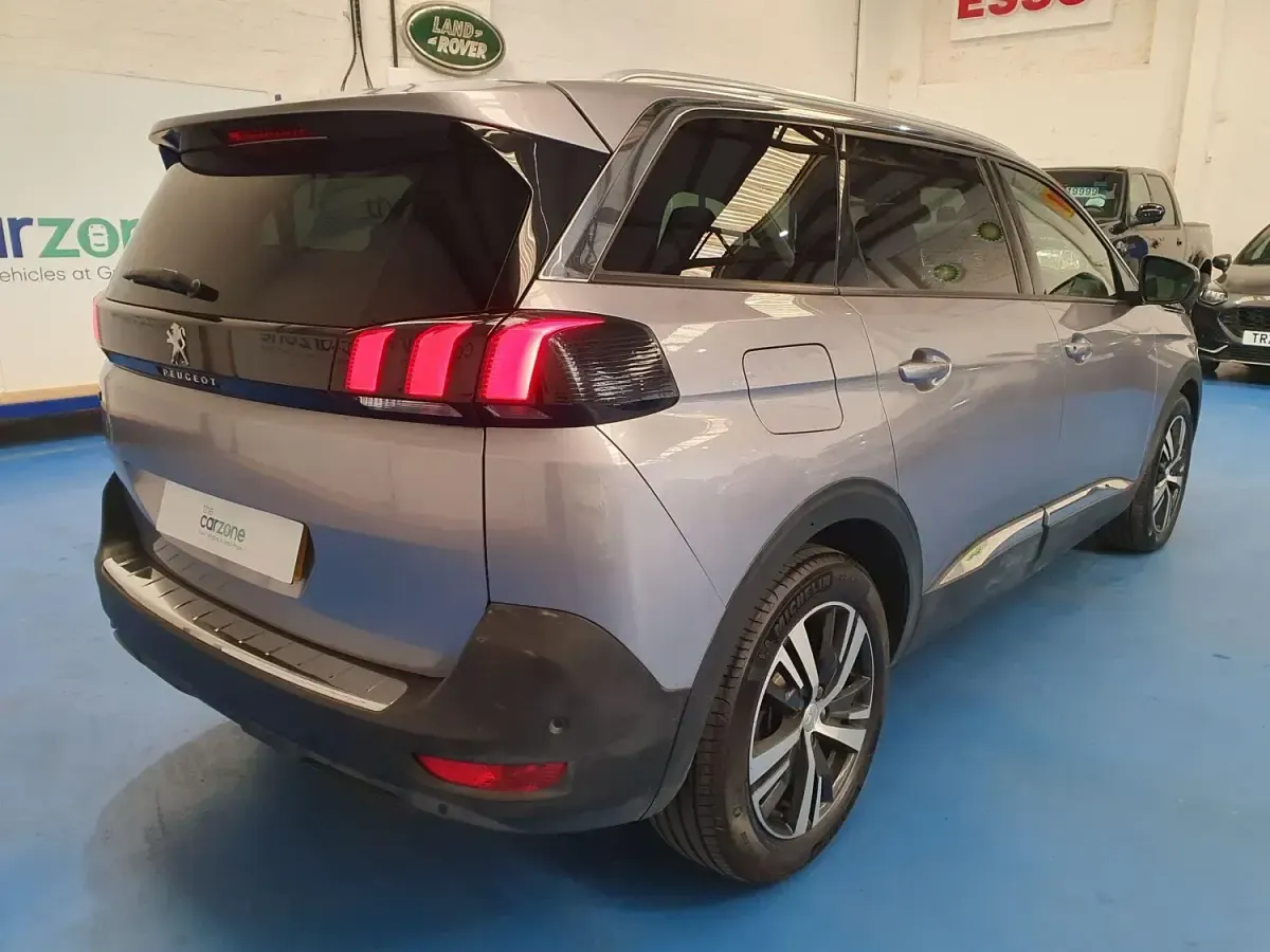 Second-hand Peugeot 5008 Allure 2018 Gri SUV