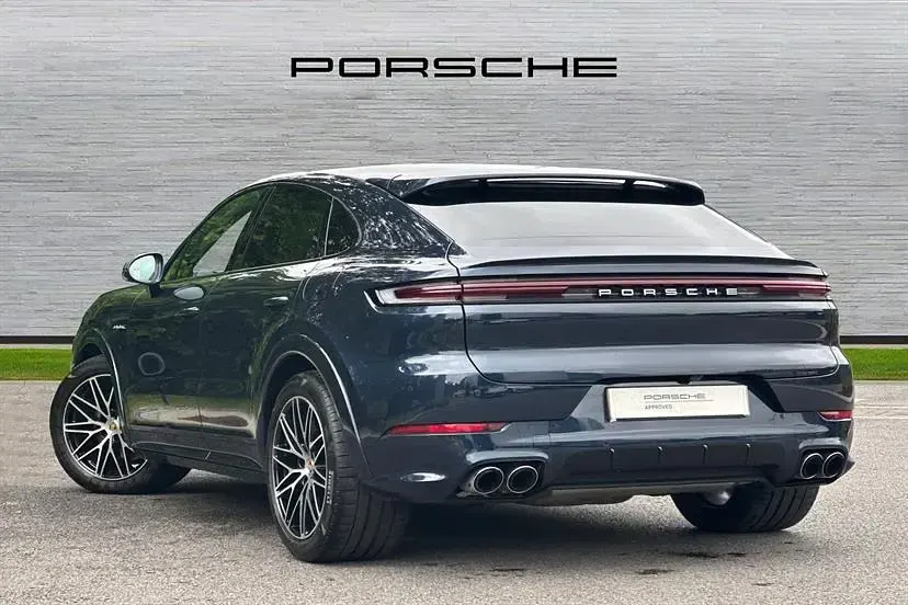 Begagnad Porsche Cayenne 470 HK (345 kW) 2024 Blå SUV
