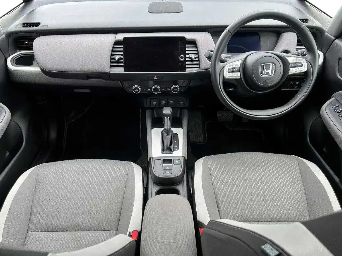Second-hand Honda Jazz Hybrid 109 CP (80 kW) 2023 Gri Hatchback